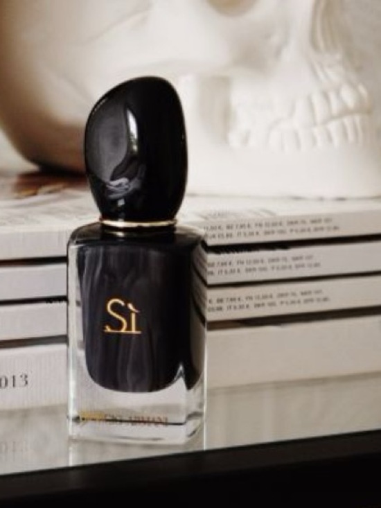 Giorgio Armani Other - Giorgio Armani Si Intense - Black and Gold Accents